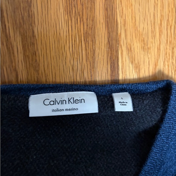 Calvin Klein Men's Dark Blue V-Neck Sweater - Picture 2 of 2